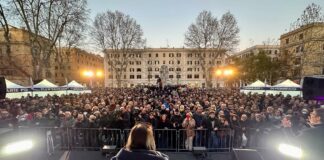 LE FOTO Schlein infiamma piazza Testaccio a Roma, sempre all’attacco: serve & volley, punto, game, partita