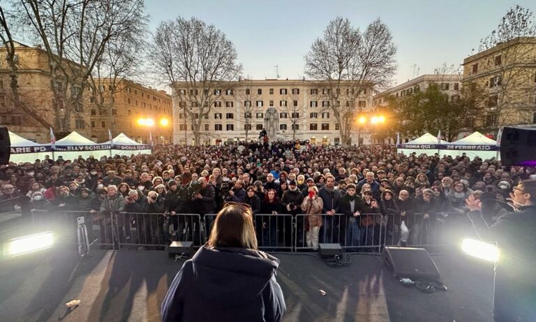 LE FOTO Schlein infiamma piazza Testaccio a Roma, sempre all’attacco: serve & volley, punto, game, partita