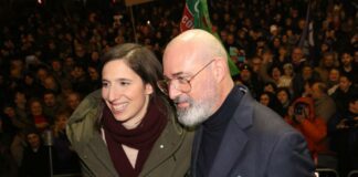 Congresso Pd, Schlein batte Bonaccini a Napoli. Segreteria nazionale contendibile