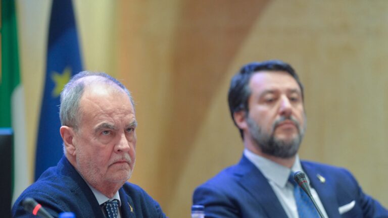 Autonomia, i medici: “Sanità solo per i ricchi”. Rivolta governatori del Sud. Salvini: “Colpa loro”