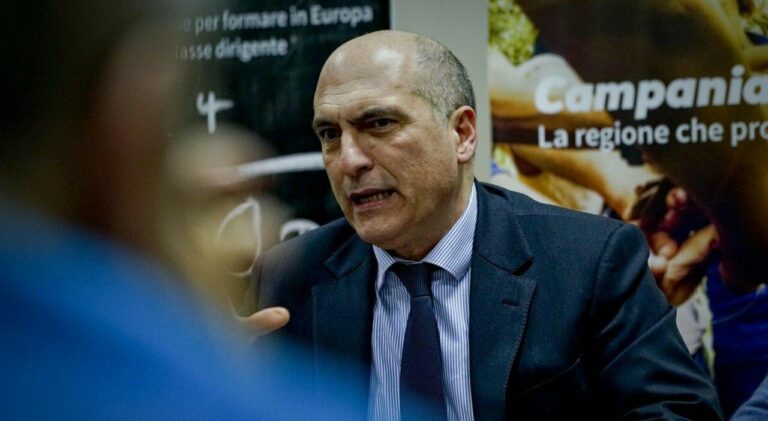 Qatargate, udienza a Napoli su estradizione di Andrea Cozzolino. I suoi legali: “Sospetti privi di riscontri oggettivi”