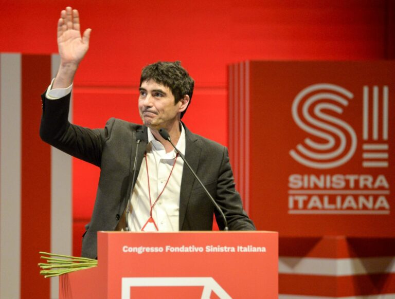 VIDEO LIVE CAMERA Fratoianni: “Donzelli e Delmastro totalmente inadeguati”. E sul governo: “Solo misure-manifesto”