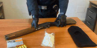 Giugliano: fucile, cartucce, guanti e passamontagna nascosti in un magazzino, arrestato 38enne