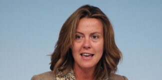 Manovra, opposizioni abbandonano i lavori della commissione. Lorenzin: “Siamo a Natale senza un quadro chiaro”