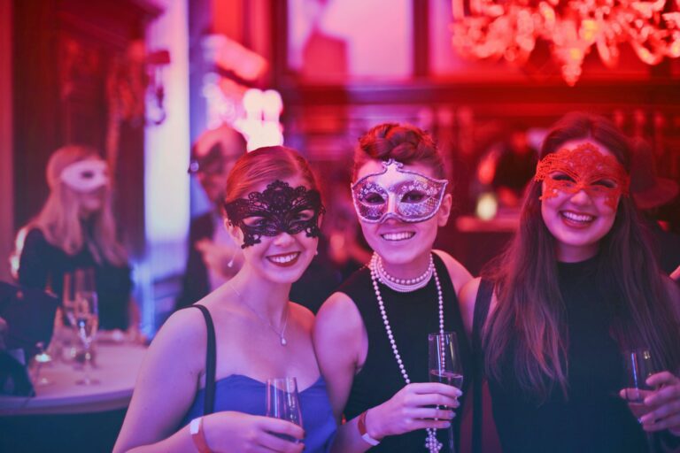 Costringe la moglie a frequentare club per scambisti: 46enne salernitano sotto processo