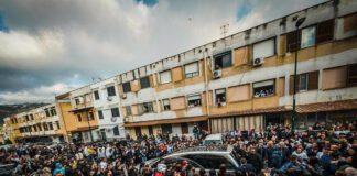 FOTO Pianura, in migliaia ai funerali del 18enne Francesco Pio Maimone