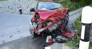 Napoli, scontro frontale tra auto a Ponticelli: muore un 54enne