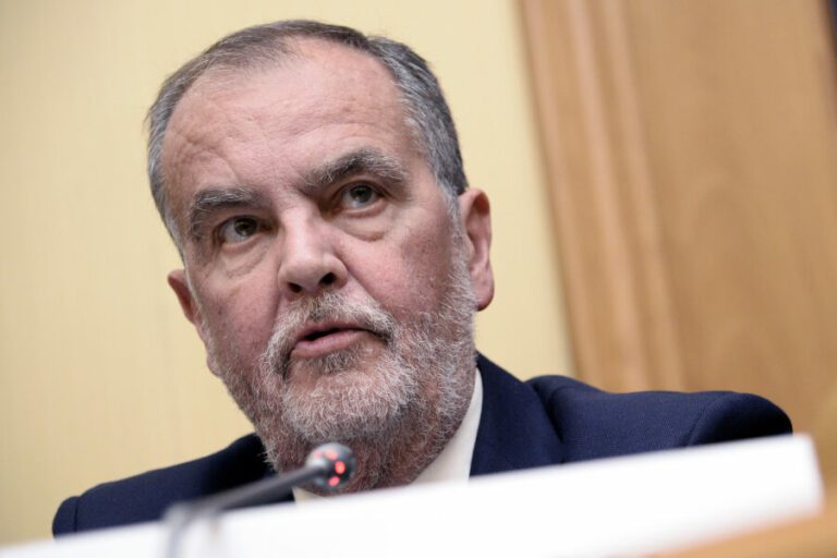 VIDEO INTERVISTA ESCLUSIVA Autonomia, Calderoli: “Riforma partendo dal Sud”. E sul governatore De Luca: “Mi fa ridere”