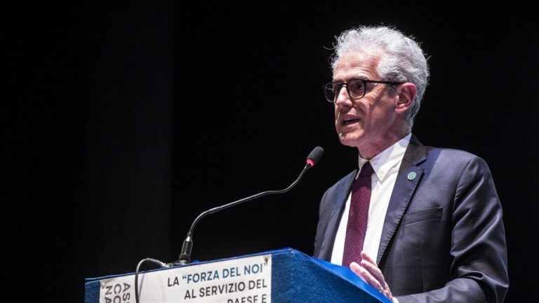 VIDEO LIVE CAMERA Ciani (Demos) attacca il governo: “Poche risorse per famiglie e sanità, destra non mantiene gli impegni”