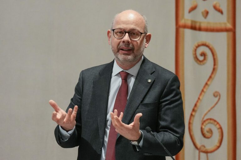 VIDEO INTERVISTA Equo compenso, de Bertoldi (FdI): “Sì al confronto ma la ratio della legge non si tocca”
