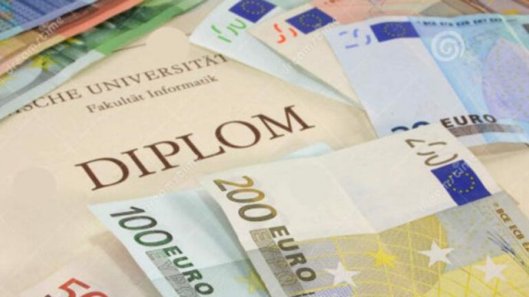 Bidelli con diplomi falsi nel Salernitano,  Tar chiude scuola paritaria: licenziate 129 persone