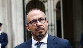 VIDEO LIVE CAMERA Terzo Polo, Faraone: “Mai con Pd e M5S, centrodestra sovranista. Partito unico sarà maggioranza”