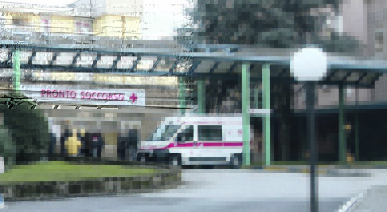 Benevento, morto a 16 anni in ospedale: “Meningite o leucemia”