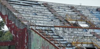 Allarme amianto a Napoli, sequestrato il cantiere del Palargento