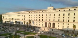 Napoli, Albergo dei Poveri nel mirino di bay gang: a fuoco scalone monumentale