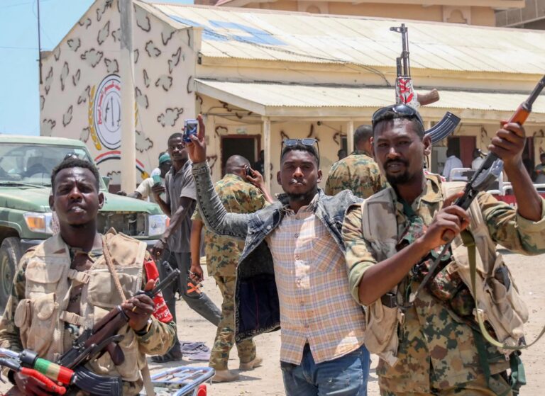 Tajani: “Garantire l’evacuazione degli italiani dal Sudan entro stanotte”