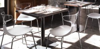 Nocera Inferiore, ruba tavolino di un bar. Il titolare: “Siamo alla frutta”