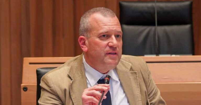Aggressione orso, Urzì (FdI): “Legalizzare spray di difesa come a Yellowstone”