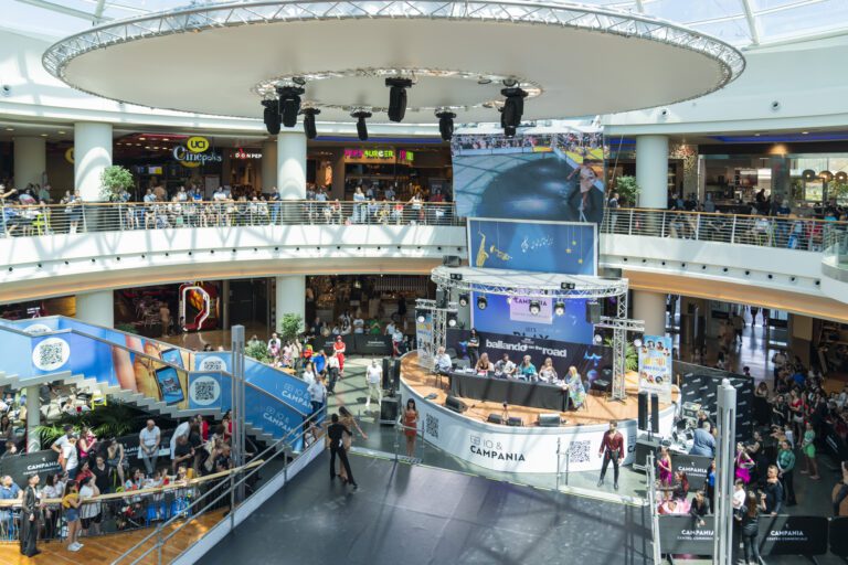 Il Centro commerciale Campania diventa pista da ballo itinerante con il tour “Ballando on the road”, appuntamento il 27 e 28 maggio