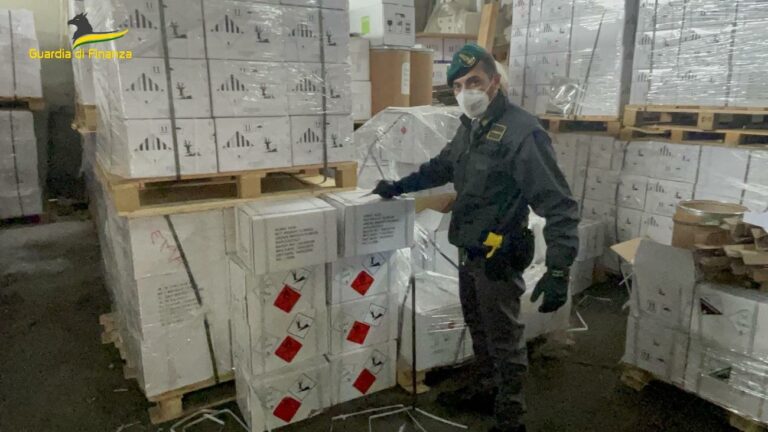 Boscoreale, sequestrate 30 tonnellate di prodotti fitosanitari contraffatti