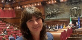 VIDEO LIVE CAMERA Carmina (M5S): “Il governo Meloni fa cassa sulla pelle delle fasce più deboli”