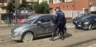 Salerno, il Mercatello esonda: fiumi di fango invadono negozi, garage e sottopassi