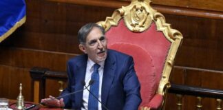 VIDEO LIVE SENATO La Russa agli studenti: “Nessuno vuole cambiare la prima parte della Costituzione”