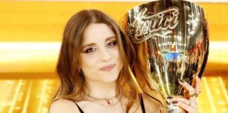 Angelina Mango lancia il suo nuovo album e incontra i fans al Centro Commerciale Campania