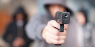 Chiaiano, 20enne colpito da un proiettile alla nuca da distanza ravvicinata