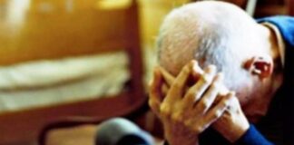 Anziani maltrattati a Chiaia, ingiurie e cibo bollente agli anziani: le intercettazioni