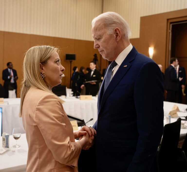 Meloni a Washington, incontro con Biden nello Studio Ovale: “Le relazioni Italia-Usa forti oltre il colore dei governi”