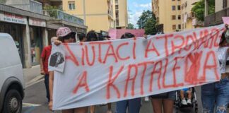 Bimba scomparsa a Firenze, un testimone: “Ho visto che l’ha rapita”. Scarcerato il padre