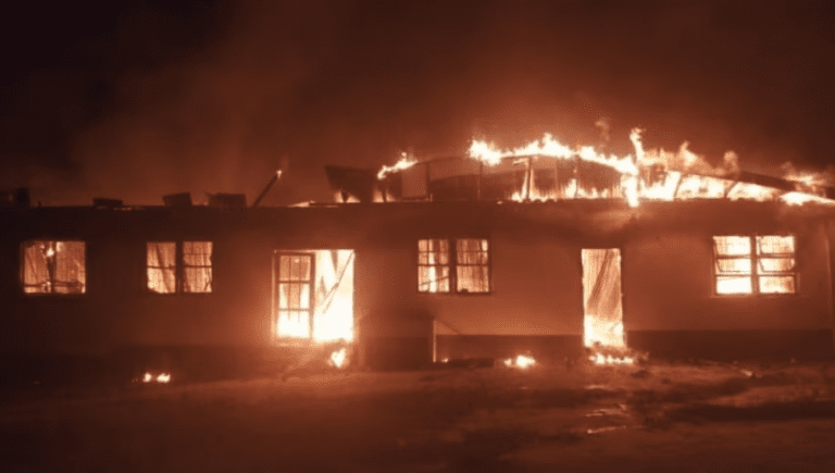 Uganda: terrore a scuola, almeno 25 morti
