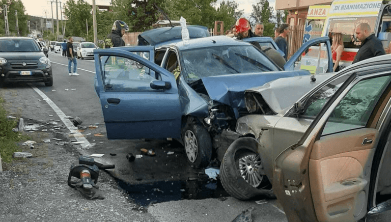 FOTO Incidente sulla Panoramica del Vesuvio, un morto e tre feriti
