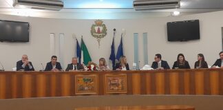 Marcianise, Zarrillo presidente del consiglio. Disastro Moretta, prima dà i numeri poi incolpa i franchi tiratori