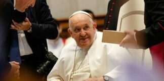 Papa Francesco è arrivato in Mongolia per il suo viaggio apostolico: “Un Paese che va capito con i sensi”