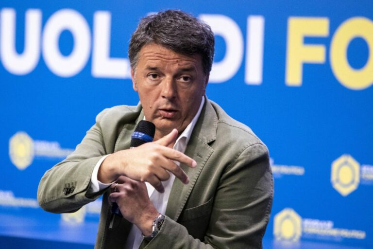 Gaeta, Renzi riunisce 300 giovani ma i protagonisti sono gli esponenti del Pd