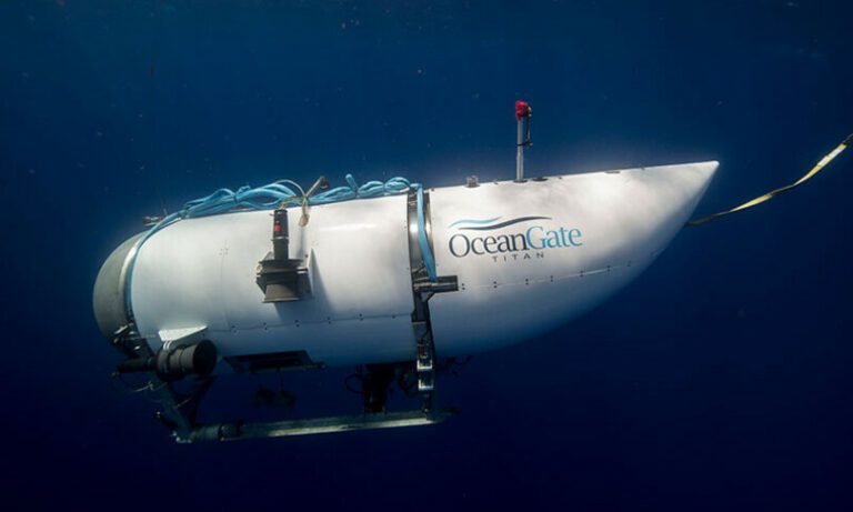 Investigatori a bordo della nave che ha lanciato il Titan