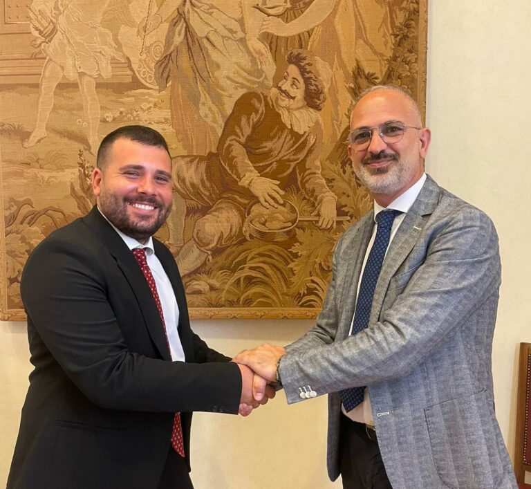 Nave accoglie al Senato Giuseppe Russo, fondatore della pagina social Il mio viaggio a Napoli: “Siete il volto pulito della nostra terra”