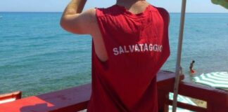 Bagnino 19enne salva una coppia di fidanzati nel Cilento, poi viene picchiato dai altri turisti