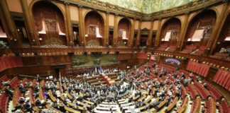 Manovra, mutui casa agli under 30 ma solo se si sposano. Tre miliardi in più al Ponte, confronto su pensioni minime