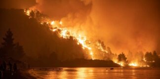 Allarme incendi in Grecia a Rodi e Corfù, 17 villaggi evacuati