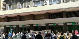 Proteste a Napoli sullo stop al Reddito di Cittadinanza