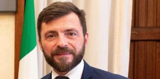 VIDEO INTERVISTA Salario minimo, Rizzetto (FdI): “È un grave errore, l’opposizione fa propaganda estiva”