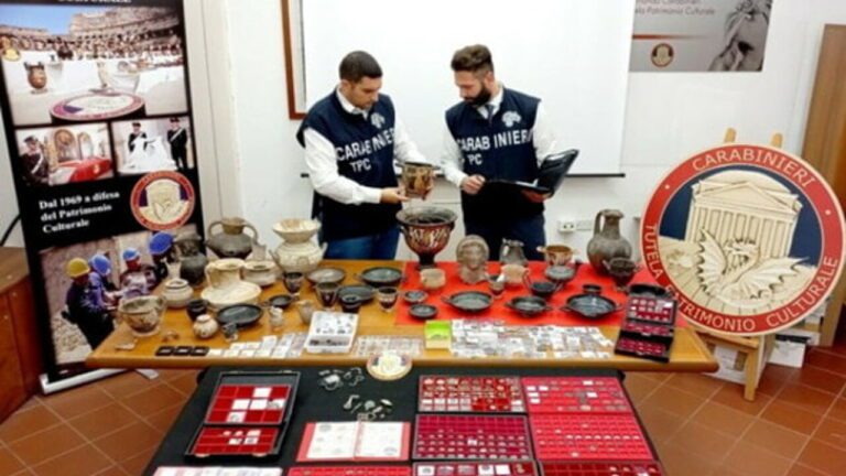 Napoli, maxi sequestro di reperti archeologici: giro d’affari da 3 milioni