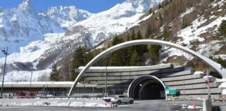 Chiuderà il traforo del Monte Bianco, l’allarme degli albergatori: “Si rischia il disastro”
