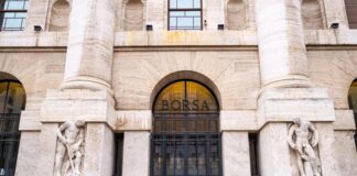 Borsa, Tokyo rimbalza a +10,2% dopo il crollo: timidi tentativi in Europa