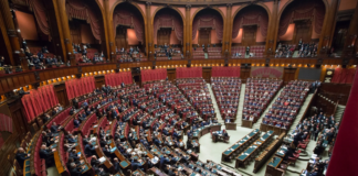 Arresto per chi aggredisce i sanitari in ospedale, approvata la legge: in flagranza differita per i delitti di lesioni personali