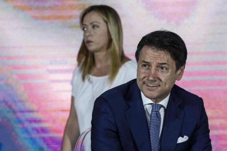 Conflitto di interessi targato M5S, si va verso delega al governo: ira delle opposizioni