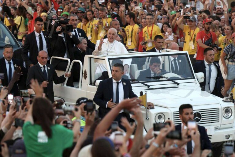 GMG, il Papa ai giovani: “Siete il presente e il futuro, non temete di non farcela”